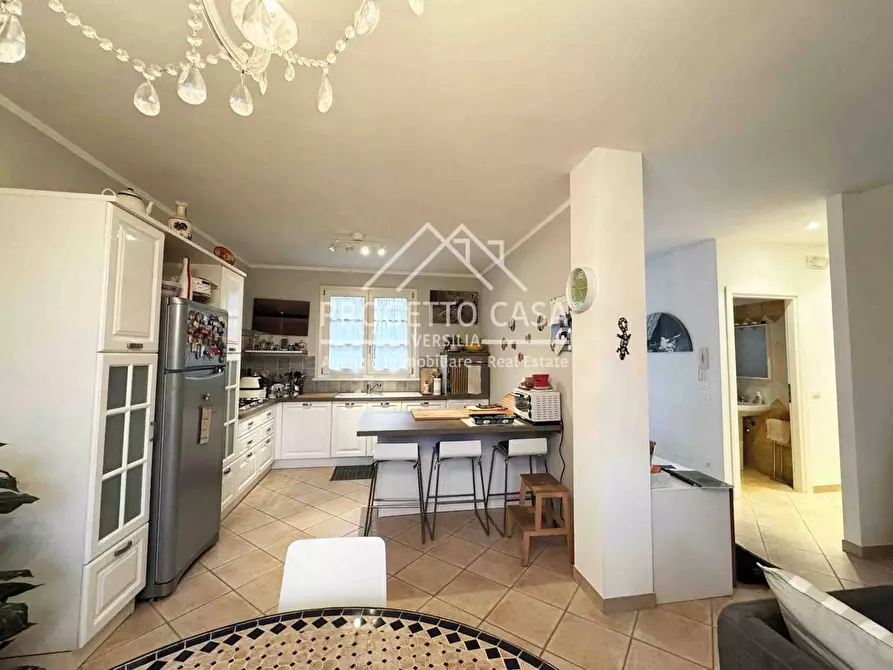 Immagine 5 di Casa indipendente in vendita  in via marche a Pietrasanta