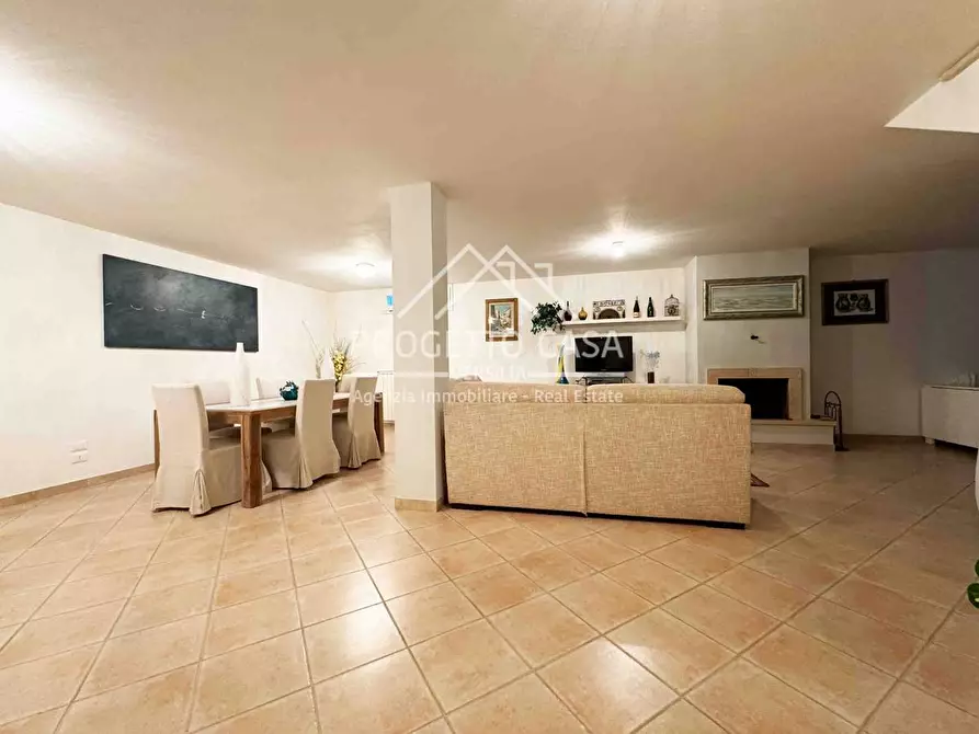 Immagine 10 di Casa indipendente in vendita  in via marche a Pietrasanta