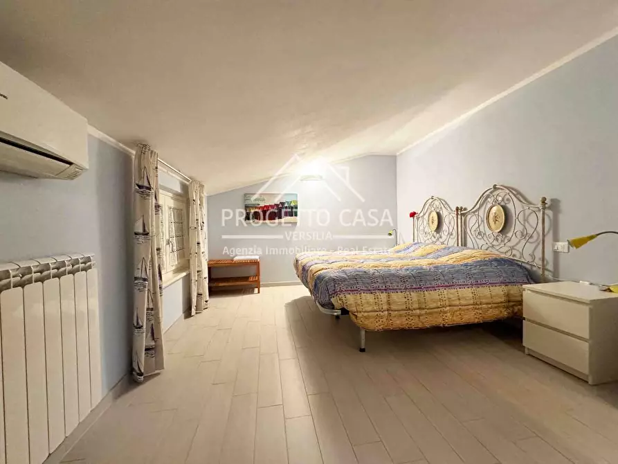 Immagine 15 di Casa indipendente in vendita  in via marche a Pietrasanta