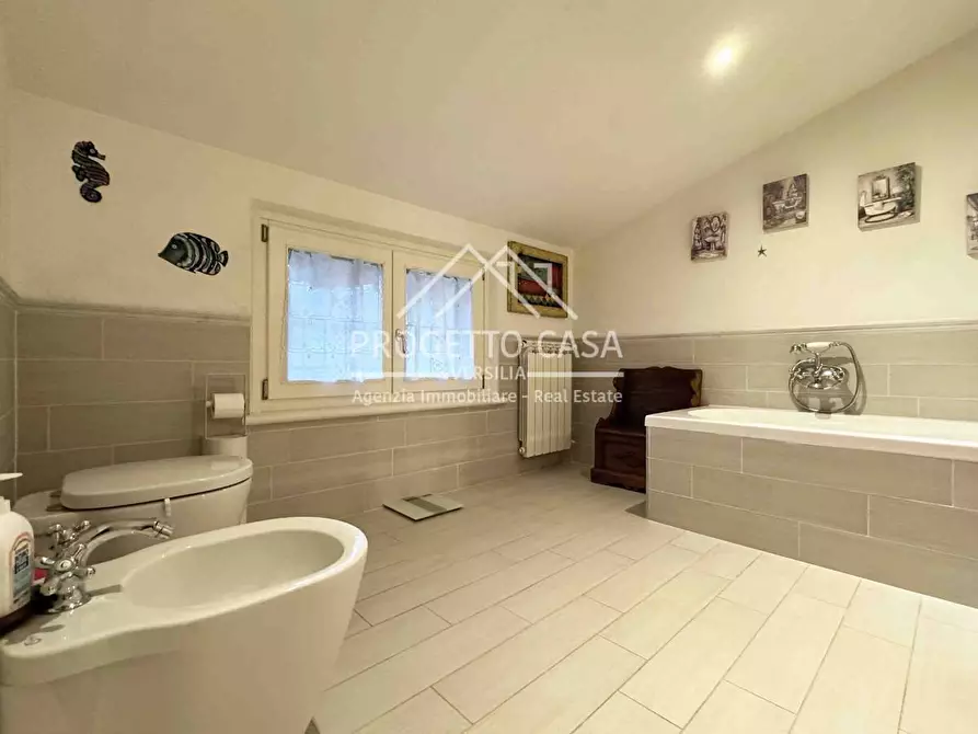 Immagine 21 di Casa indipendente in vendita  in via marche a Pietrasanta