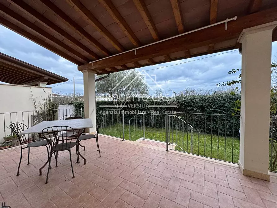 Immagine 25 di Casa indipendente in vendita  in via marche a Pietrasanta