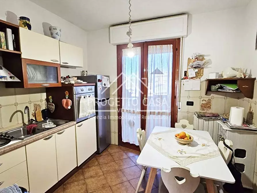 Immagine 6 di Appartamento in vendita  in via viii marzo a Viareggio