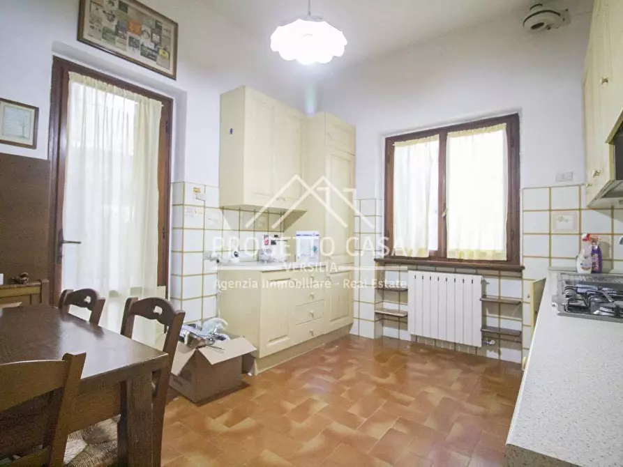 Immagine 9 di Casa indipendente in vendita  in VIA LELIO GIUSTI a Viareggio