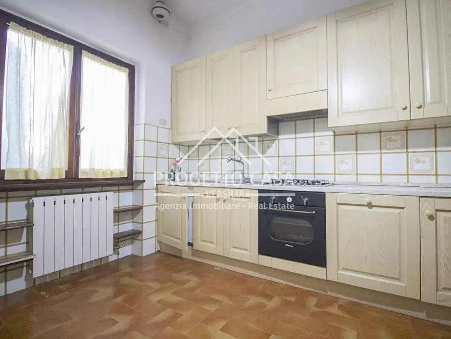 Immagine 10 di Casa indipendente in vendita  in VIA LELIO GIUSTI a Viareggio