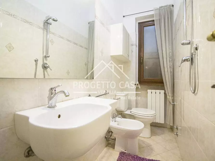 Immagine 17 di Casa indipendente in vendita  in VIA LELIO GIUSTI a Viareggio