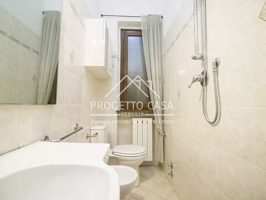 Immagine 18 di Casa indipendente in vendita  in VIA LELIO GIUSTI a Viareggio