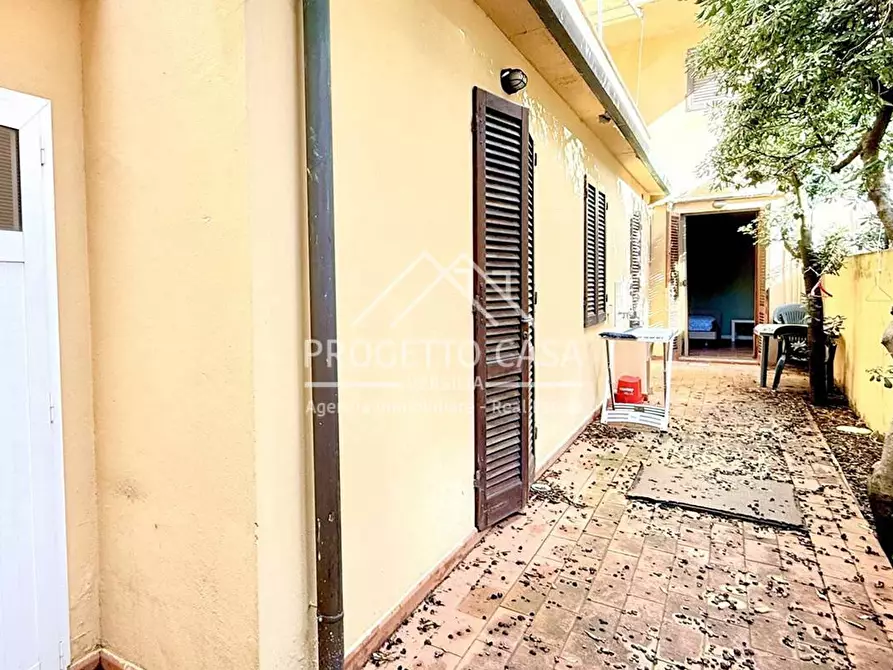 Immagine 6 di Appartamento in vendita  in via pellegrinetti a Camaiore