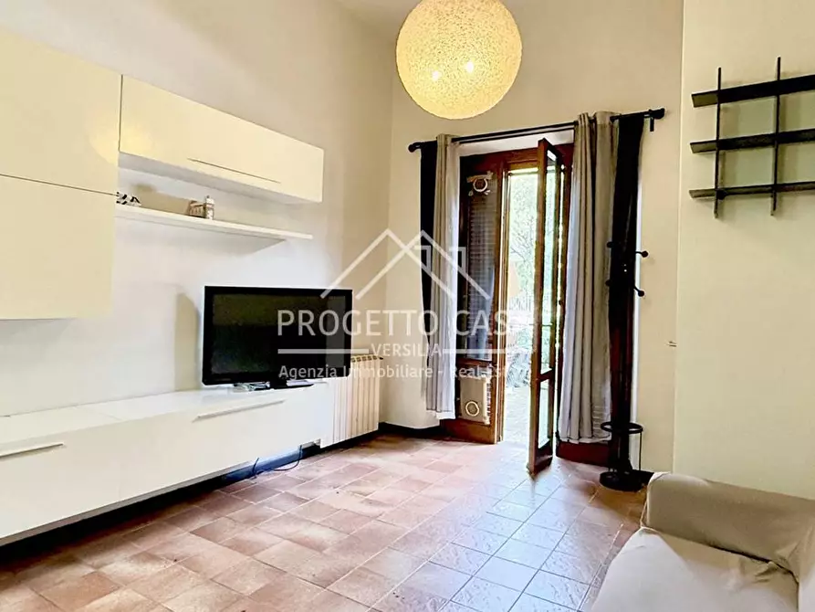 Immagine 7 di Appartamento in vendita  in via pellegrinetti a Camaiore