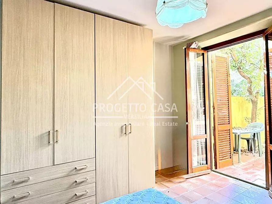 Immagine 11 di Appartamento in vendita  in via pellegrinetti a Camaiore