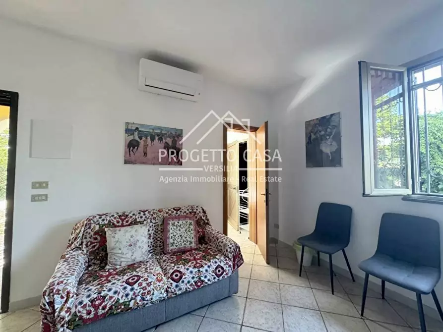 Immagine 10 di Casa indipendente in vendita  in VIA DELLA FERROVIA a Viareggio