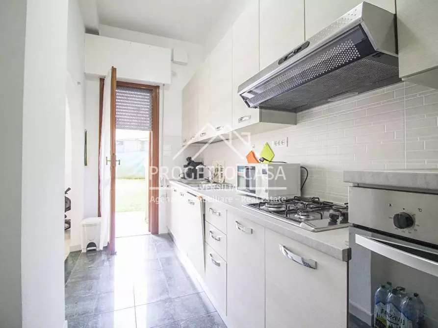 Immagine 2 di Appartamento in vendita  in via icilio sadun a Viareggio