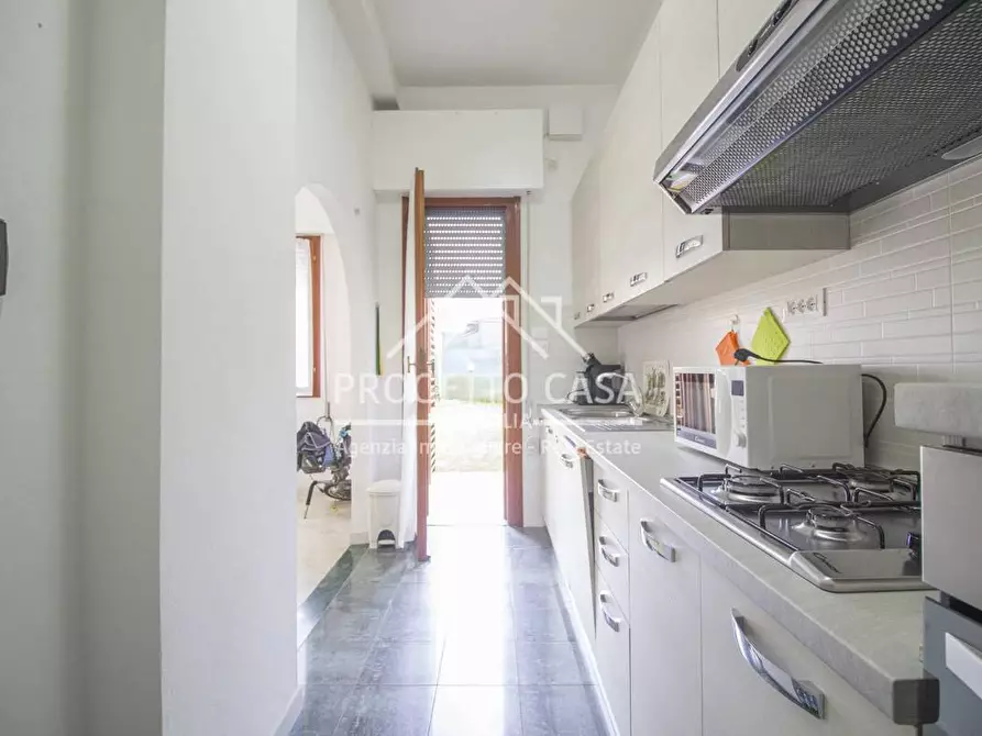 Immagine 3 di Appartamento in vendita  in via icilio sadun a Viareggio