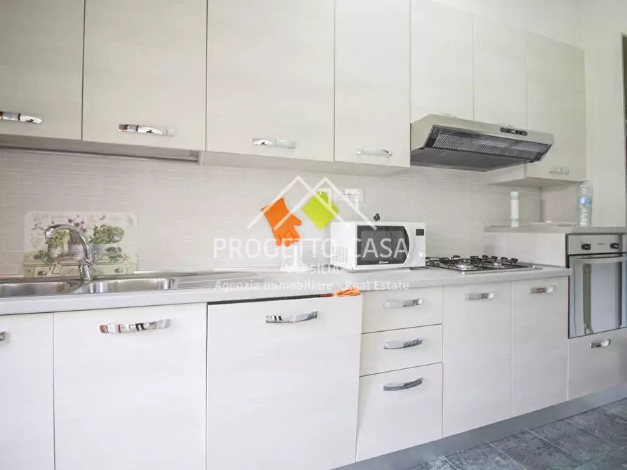 Immagine 6 di Appartamento in vendita  in via icilio sadun a Viareggio