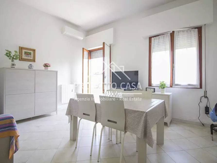 Immagine 11 di Appartamento in vendita  in via icilio sadun a Viareggio