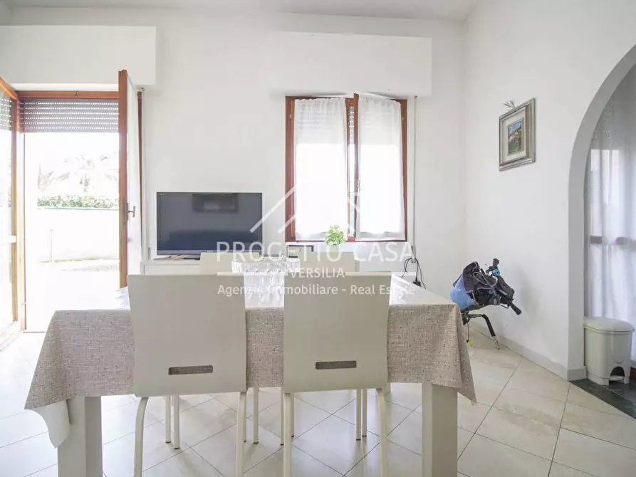 Immagine 12 di Appartamento in vendita  in via icilio sadun a Viareggio