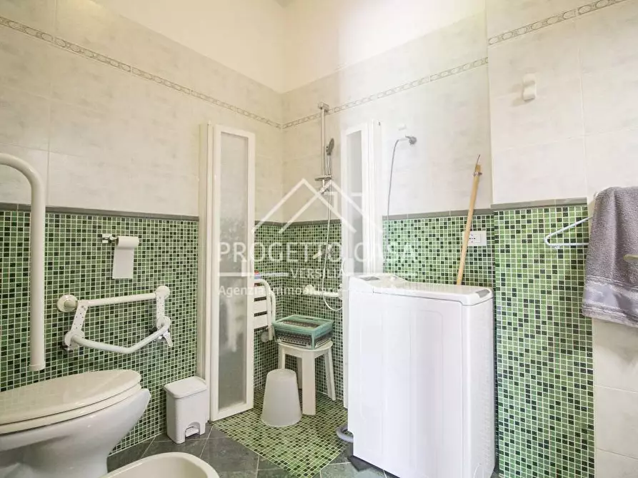 Immagine 23 di Appartamento in vendita  in via icilio sadun a Viareggio