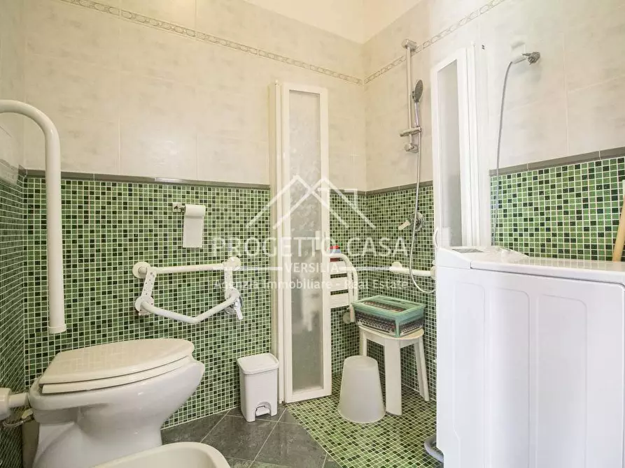 Immagine 25 di Appartamento in vendita  in via icilio sadun a Viareggio