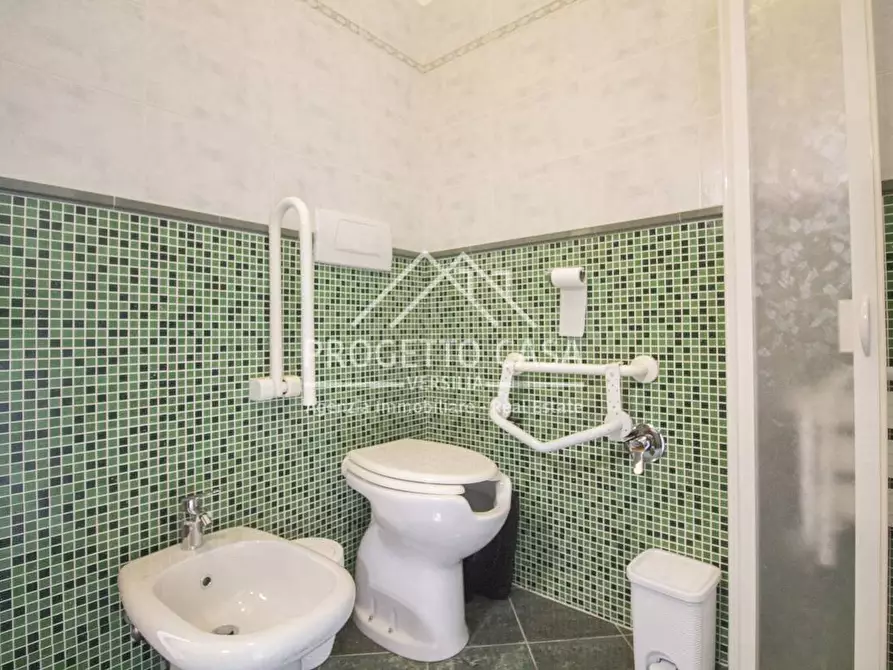 Immagine 28 di Appartamento in vendita  in via icilio sadun a Viareggio