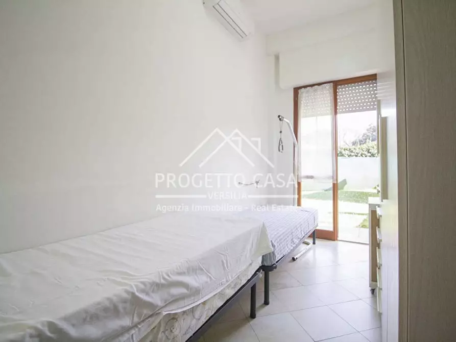 Immagine 31 di Appartamento in vendita  in via icilio sadun a Viareggio