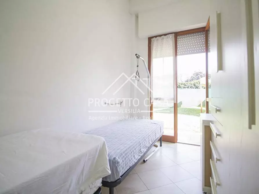 Immagine 33 di Appartamento in vendita  in via icilio sadun a Viareggio