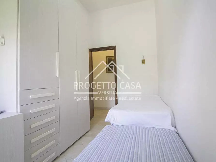 Immagine 35 di Appartamento in vendita  in via icilio sadun a Viareggio