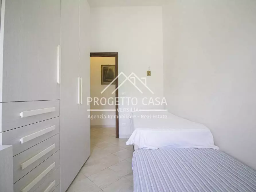 Immagine 36 di Appartamento in vendita  in via icilio sadun a Viareggio