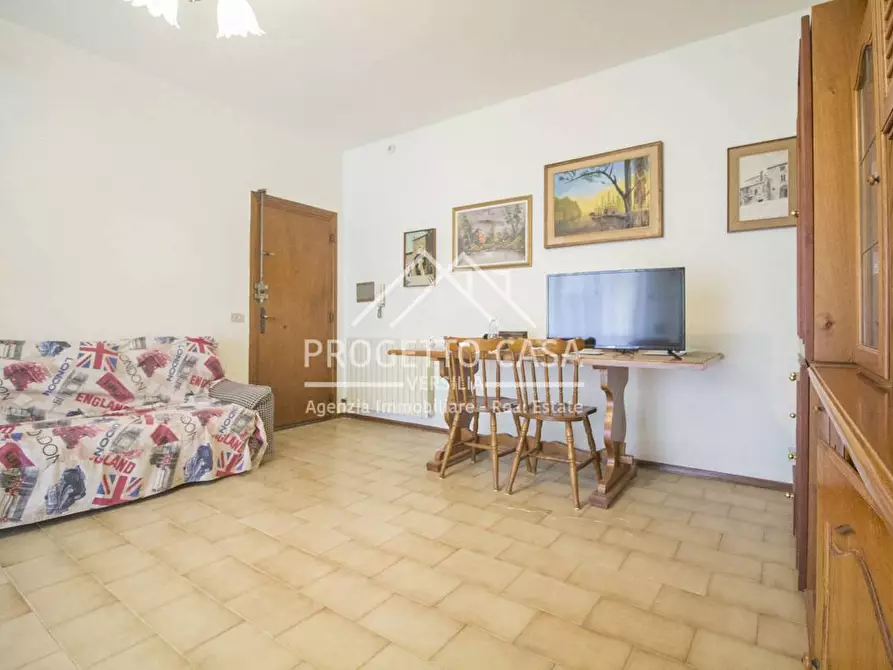 Immagine 5 di Appartamento in vendita  in VIA ZENDRINI a Viareggio