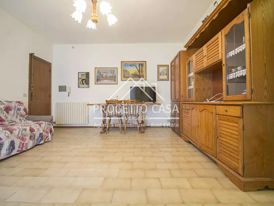 Immagine 6 di Appartamento in vendita  in VIA ZENDRINI a Viareggio