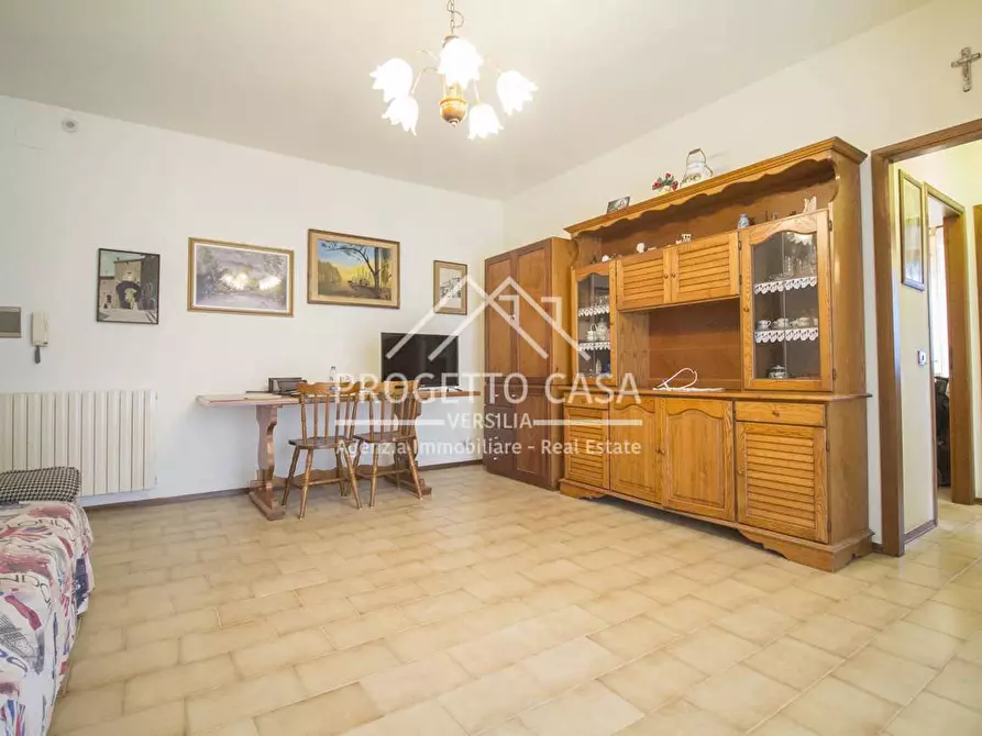 Immagine 7 di Appartamento in vendita  in VIA ZENDRINI a Viareggio