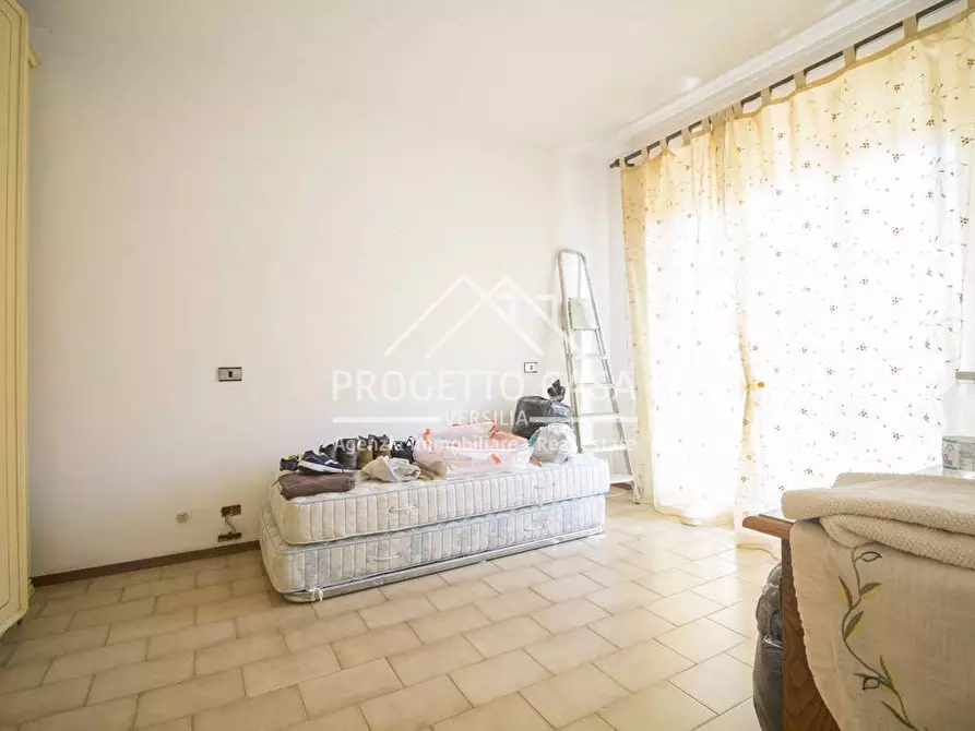 Immagine 11 di Appartamento in vendita  in VIA ZENDRINI a Viareggio