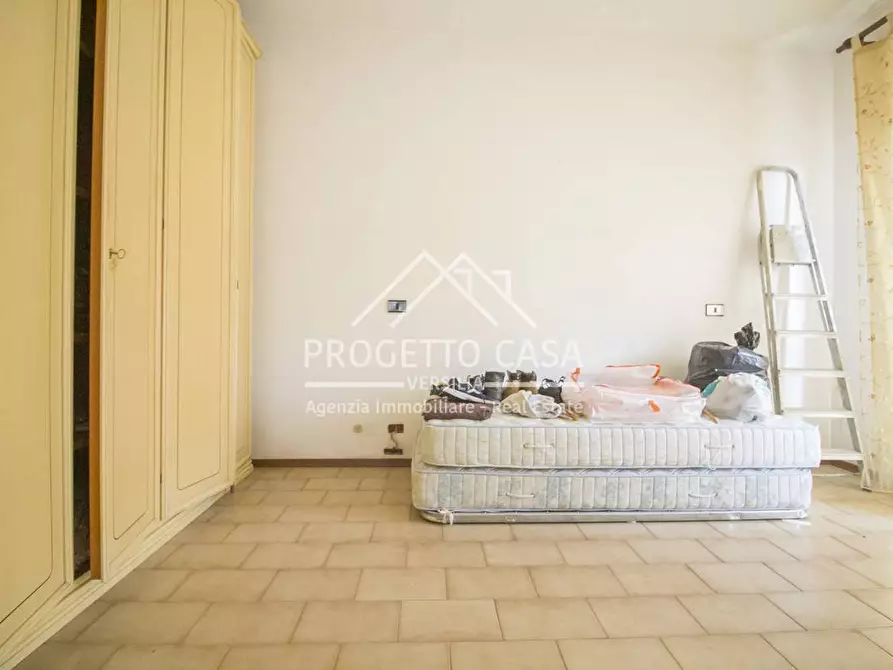 Immagine 12 di Appartamento in vendita  in VIA ZENDRINI a Viareggio