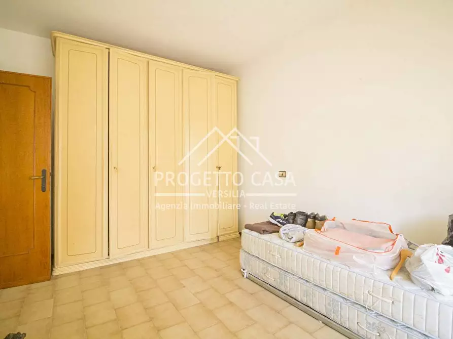 Immagine 15 di Appartamento in vendita  in VIA ZENDRINI a Viareggio