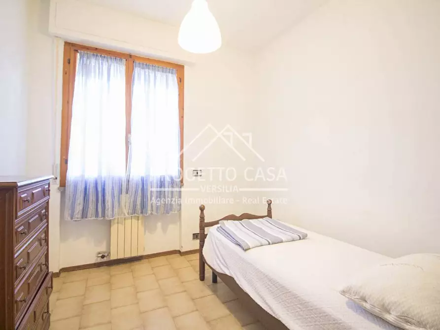 Immagine 25 di Appartamento in vendita  in VIA ZENDRINI a Viareggio