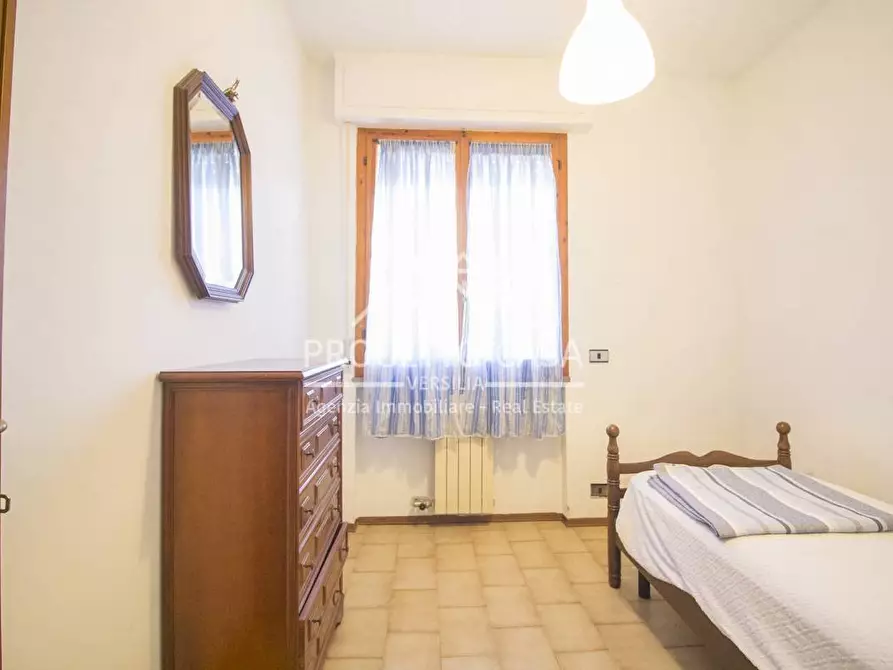 Immagine 26 di Appartamento in vendita  in VIA ZENDRINI a Viareggio