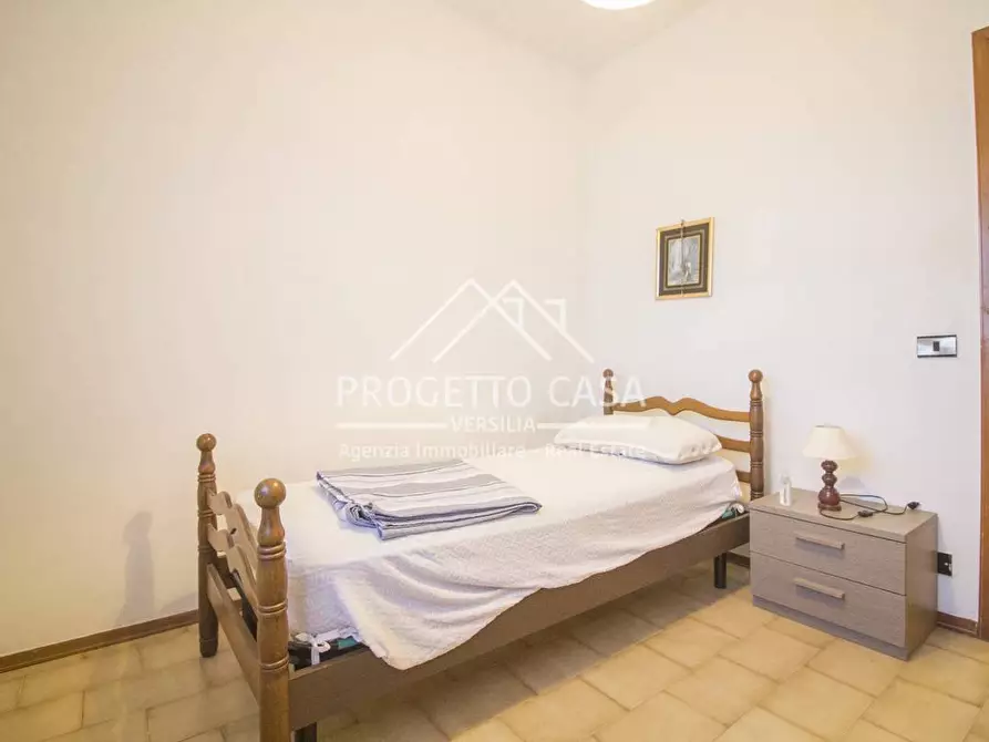 Immagine 27 di Appartamento in vendita  in VIA ZENDRINI a Viareggio