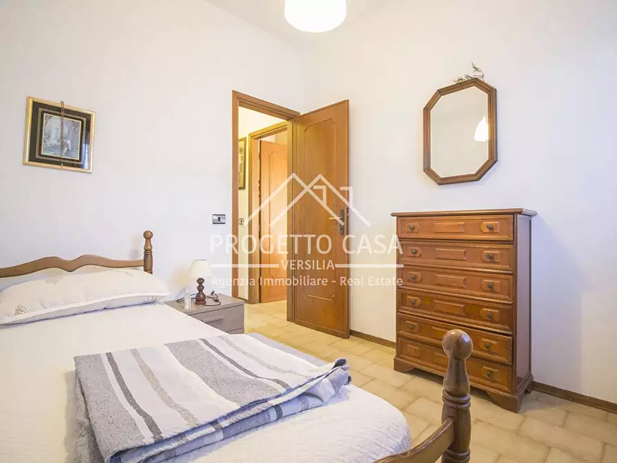 Immagine 28 di Appartamento in vendita  in VIA ZENDRINI a Viareggio