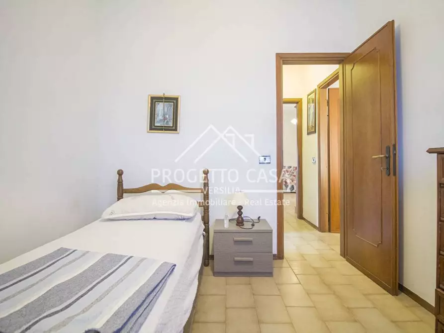 Immagine 29 di Appartamento in vendita  in VIA ZENDRINI a Viareggio