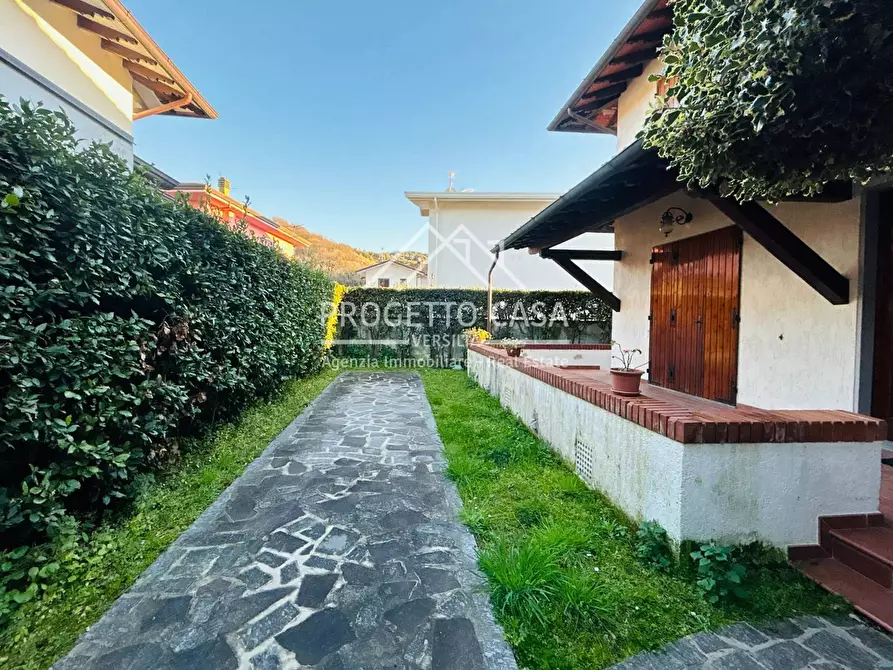 Immagine 4 di Casa indipendente in vendita  in VIA MATTEOTTI a Massarosa