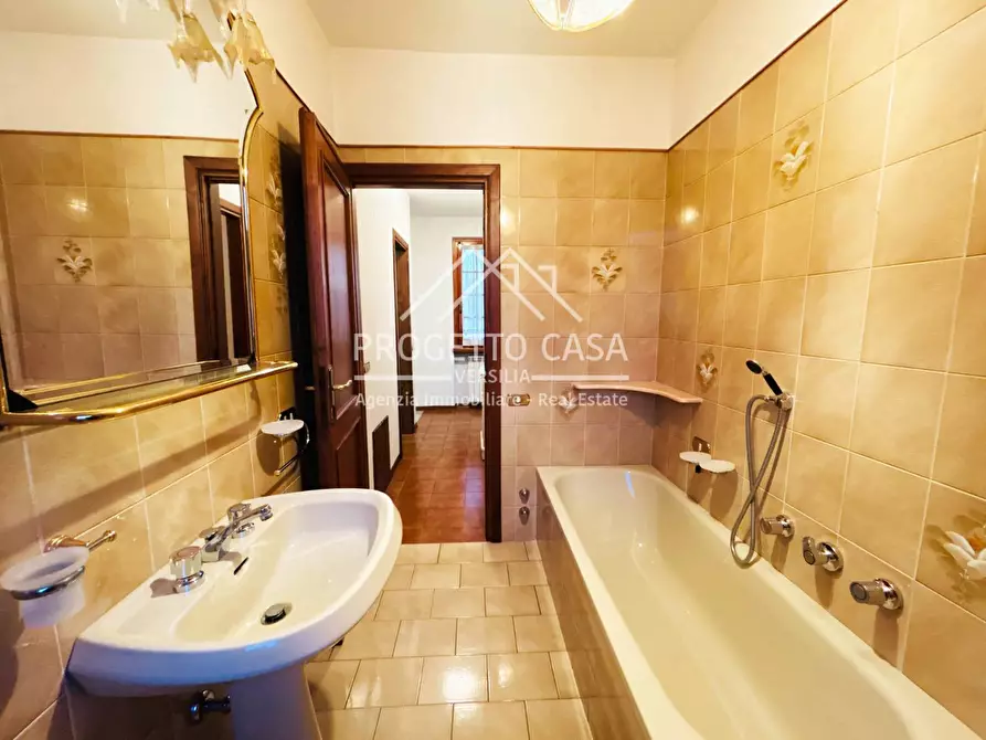 Immagine 20 di Casa indipendente in vendita  in VIA MATTEOTTI a Massarosa