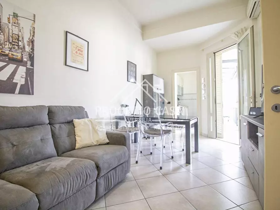 Immagine 1 di Appartamento in vendita  in VIA LEPANTO a Viareggio