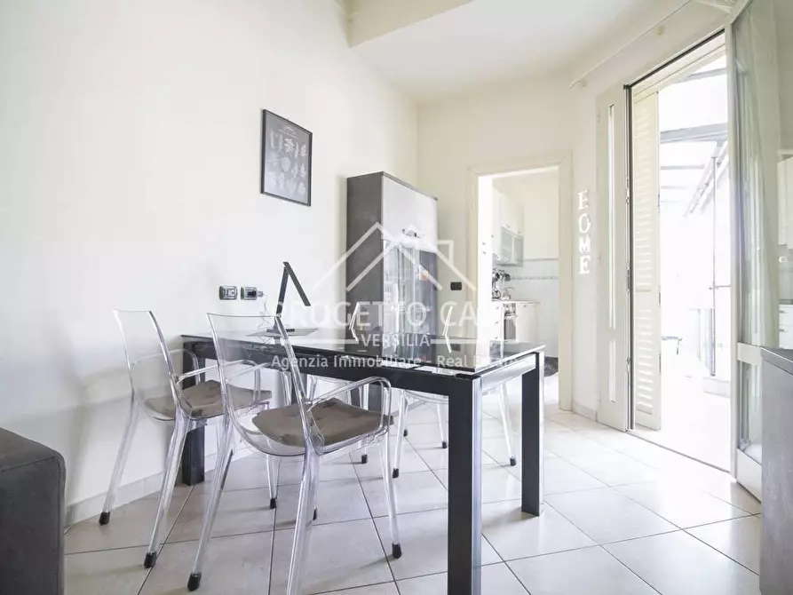 Immagine 3 di Appartamento in vendita  in VIA LEPANTO a Viareggio