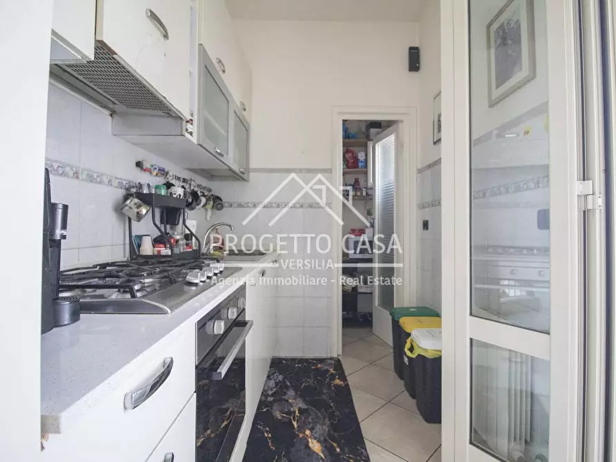 Immagine 10 di Appartamento in vendita  in VIA LEPANTO a Viareggio