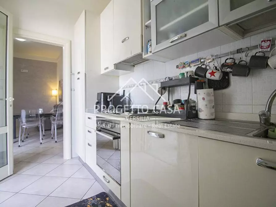 Immagine 12 di Appartamento in vendita  in VIA LEPANTO a Viareggio