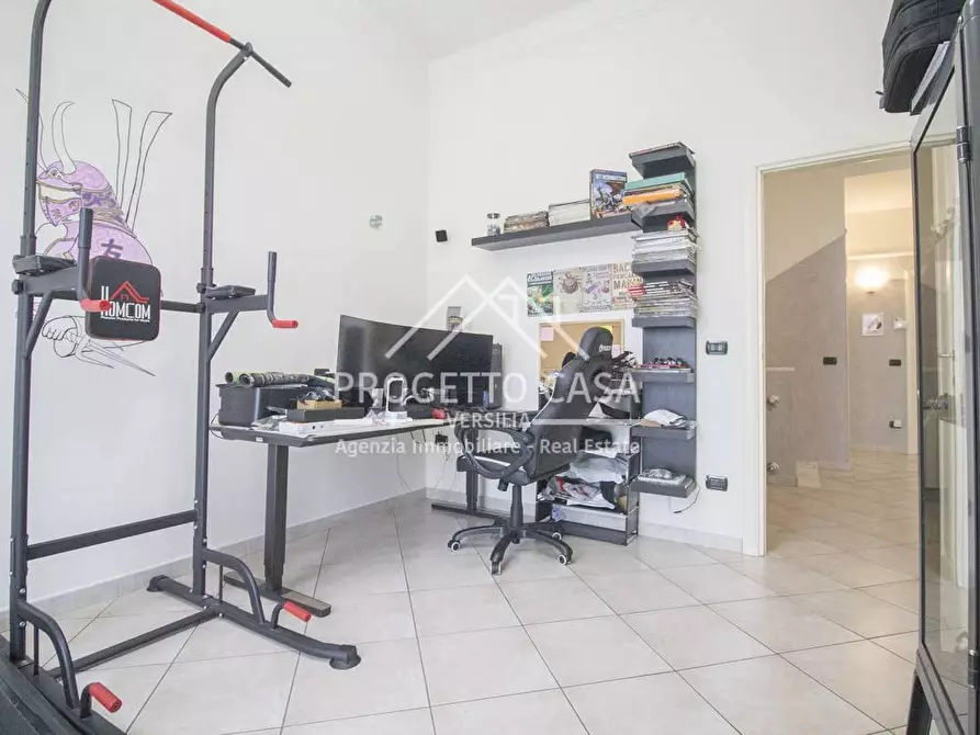 Immagine 34 di Appartamento in vendita  in VIA LEPANTO a Viareggio