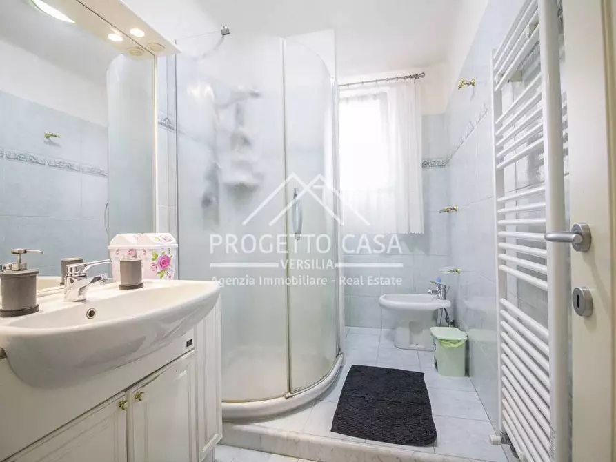 Immagine 41 di Appartamento in vendita  in VIA LEPANTO a Viareggio