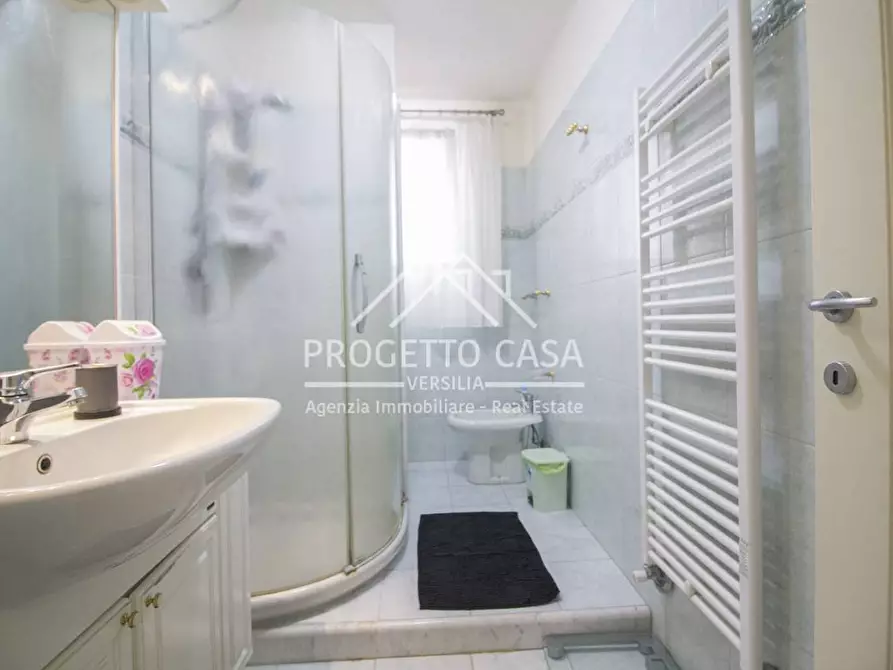 Immagine 42 di Appartamento in vendita  in VIA LEPANTO a Viareggio