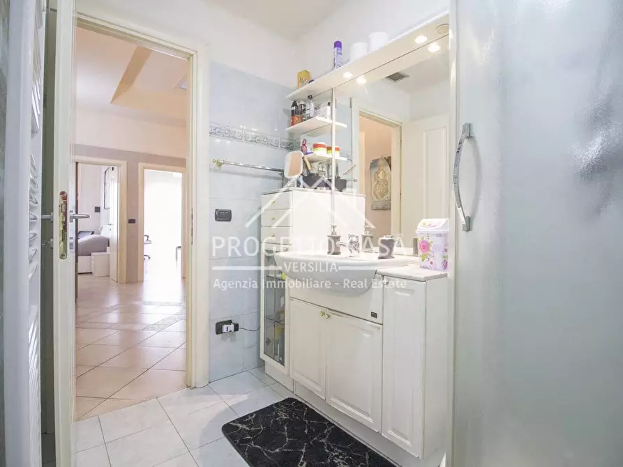 Immagine 45 di Appartamento in vendita  in VIA LEPANTO a Viareggio