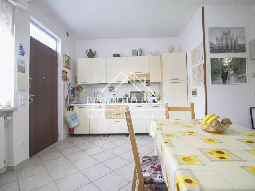 Immagine 10 di Appartamento in vendita  in via borgognini a Viareggio