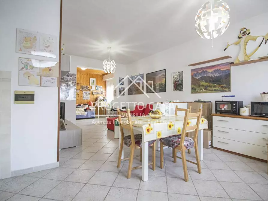 Immagine 11 di Appartamento in vendita  in via borgognini a Viareggio