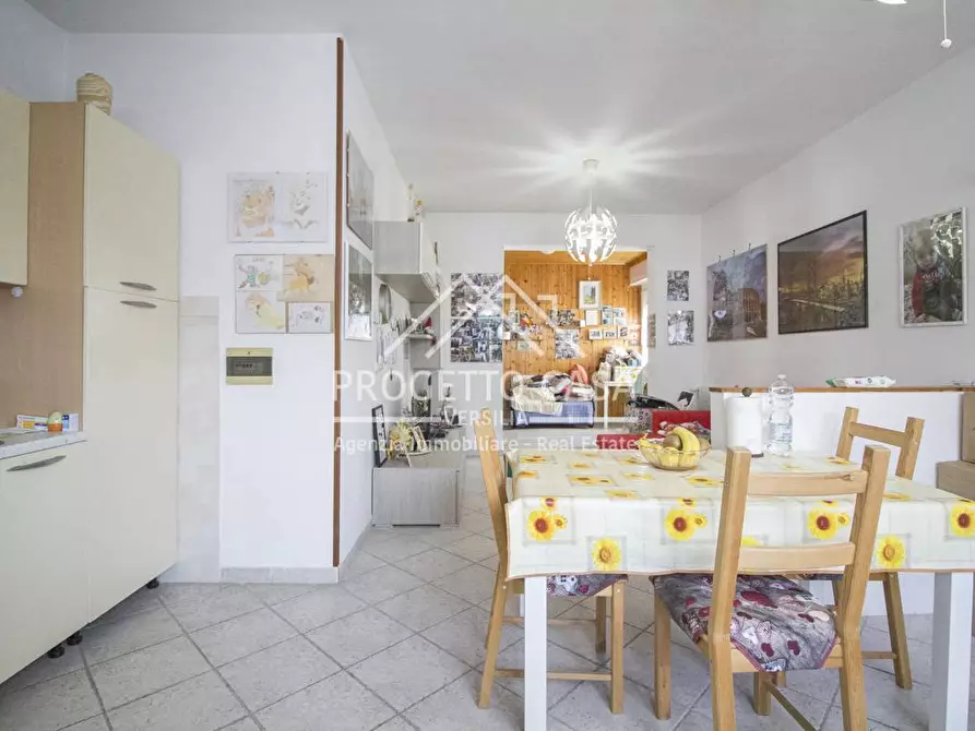 Immagine 12 di Appartamento in vendita  in via borgognini a Viareggio